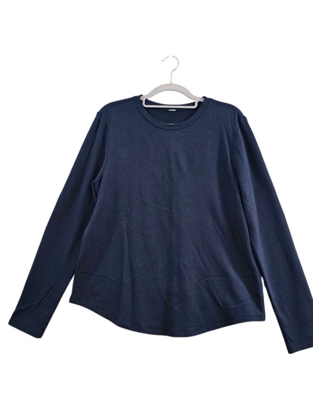 Lululemon Classic Long-Sleeve Crew Neck Top - Navy very comfy material. L/xl